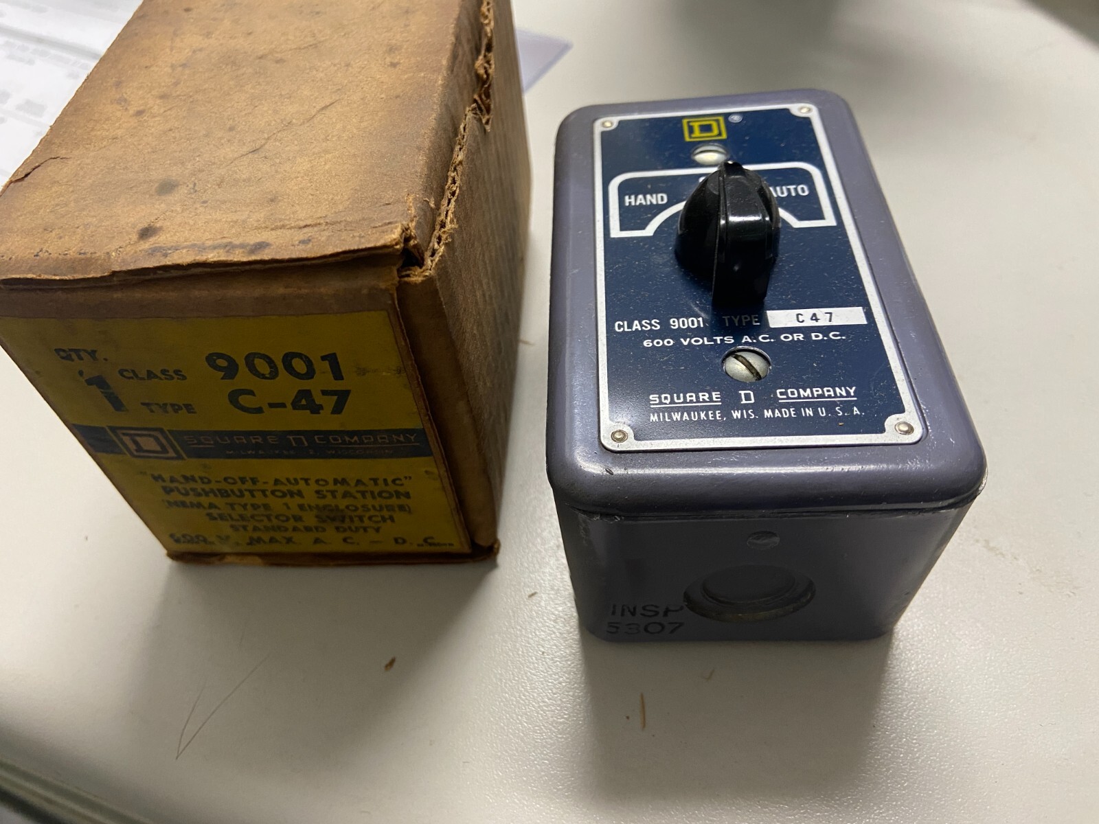NEW SQUARE D CLASS 9001 TYPE C47 Enclosed Selector Switch