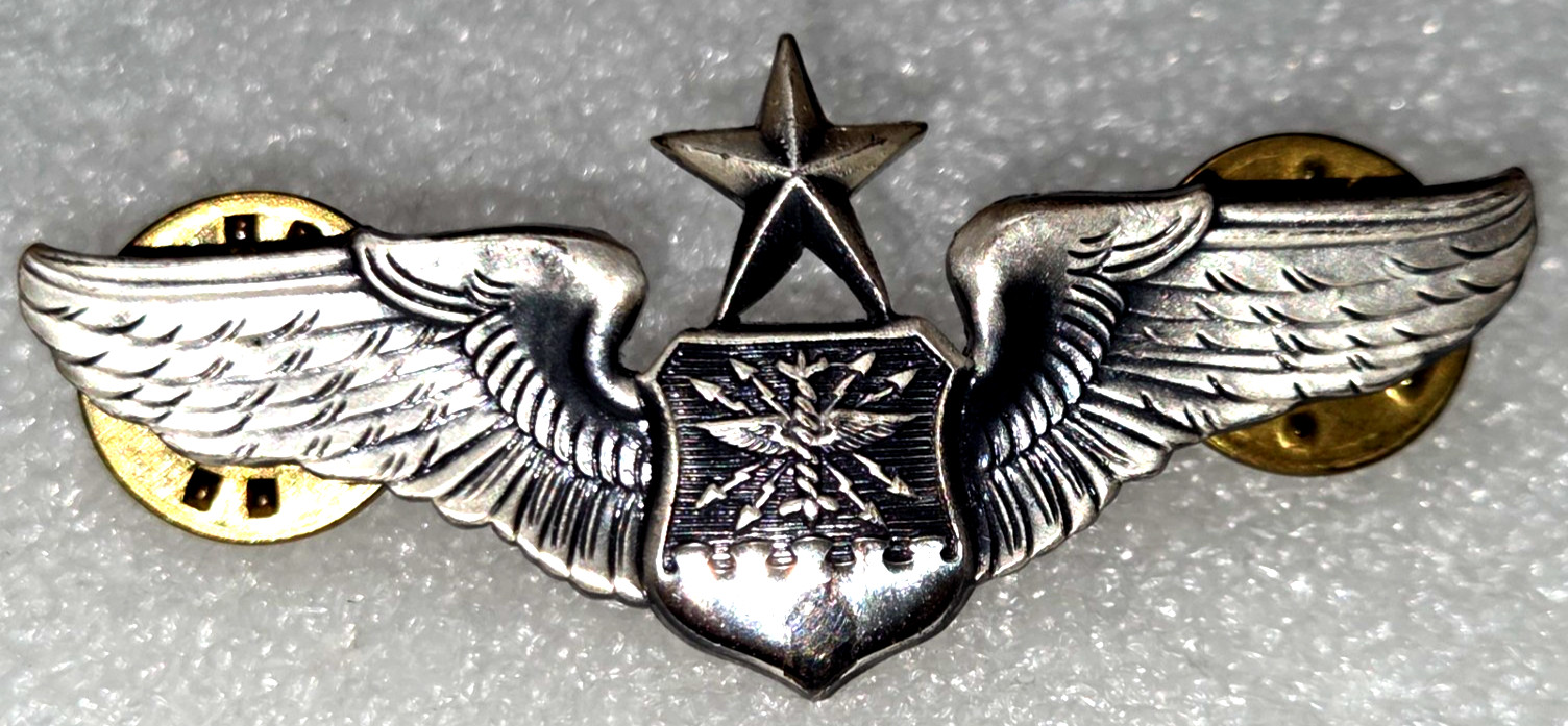 Authentic 1980 era USAF Wings - Senior Navigator Wings (hallmark - I-21)