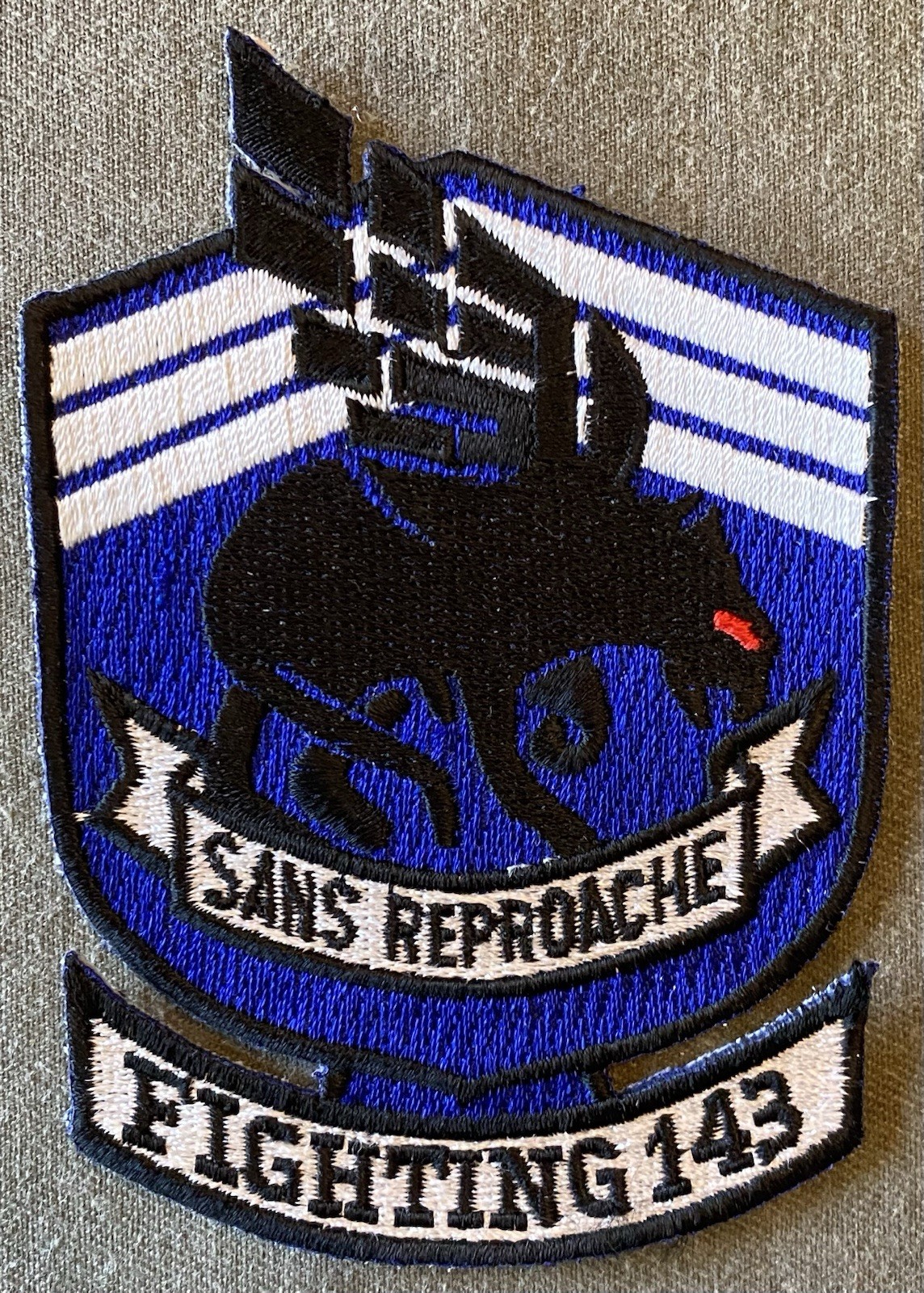 US Navy VF-143 / VFA-143 Pukin' Dogs Squadron Patch USN Sans Reproache