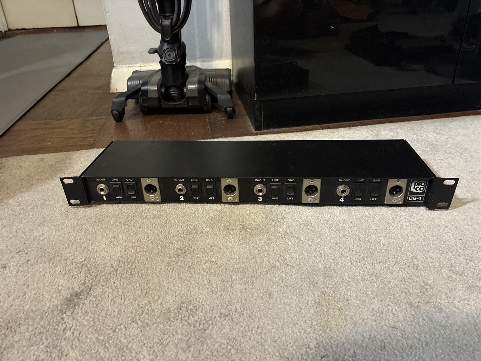 Pro Co DB-4 rackmount direct box For Interfacing Instrument/Midi Systems