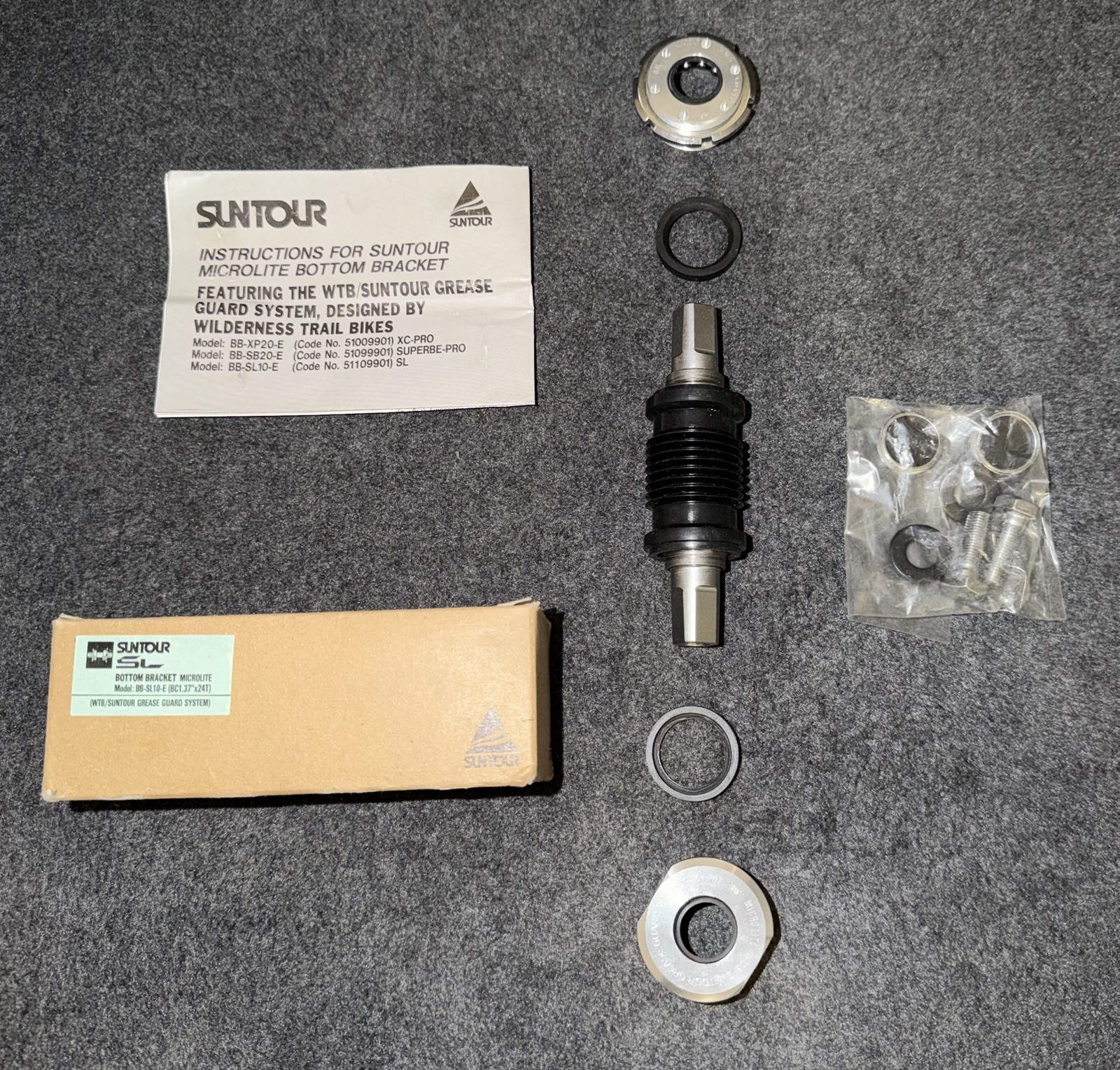 Vintage Suntour SL Microlite BB-SL10-E Bottom Bracket 1.37x24T