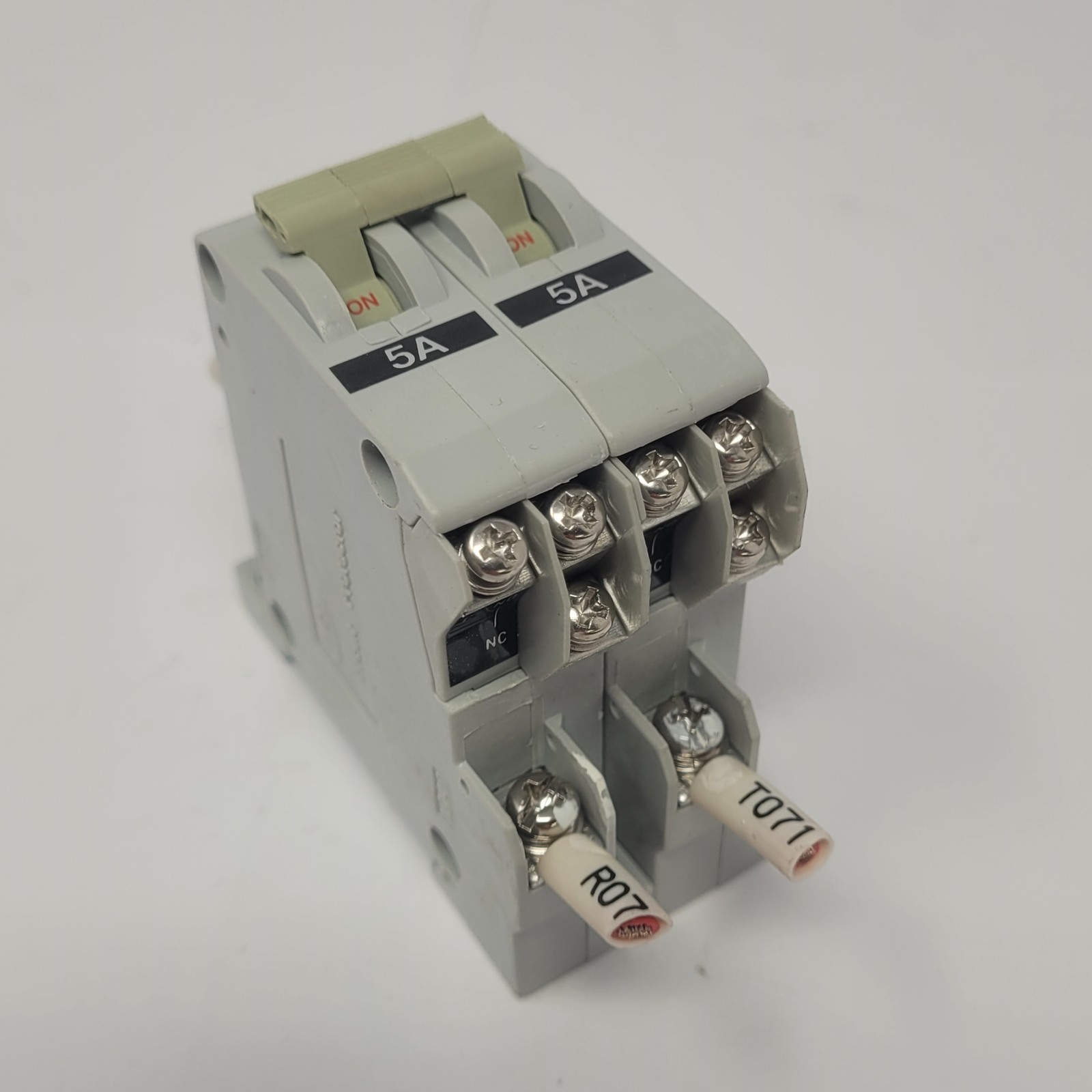 Daeryuk Co. DCP52DR 5A Circuit Breaker, 250VAC, 50/60Hz, 1.5kA - USED