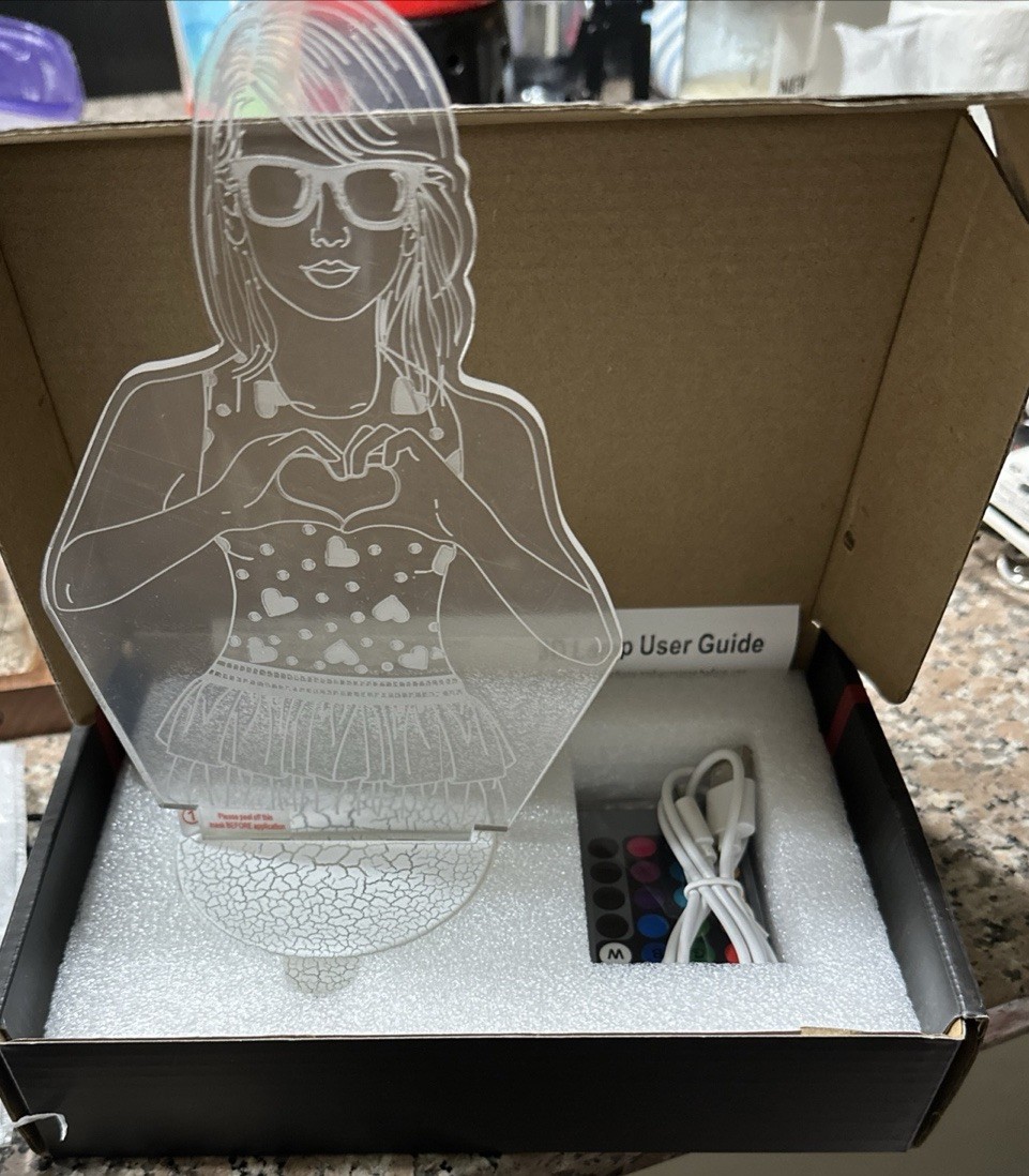 Taylor Image Heart Inspired 3D, 7 Color Nightlight USB Or Battery 8” Tall NIB