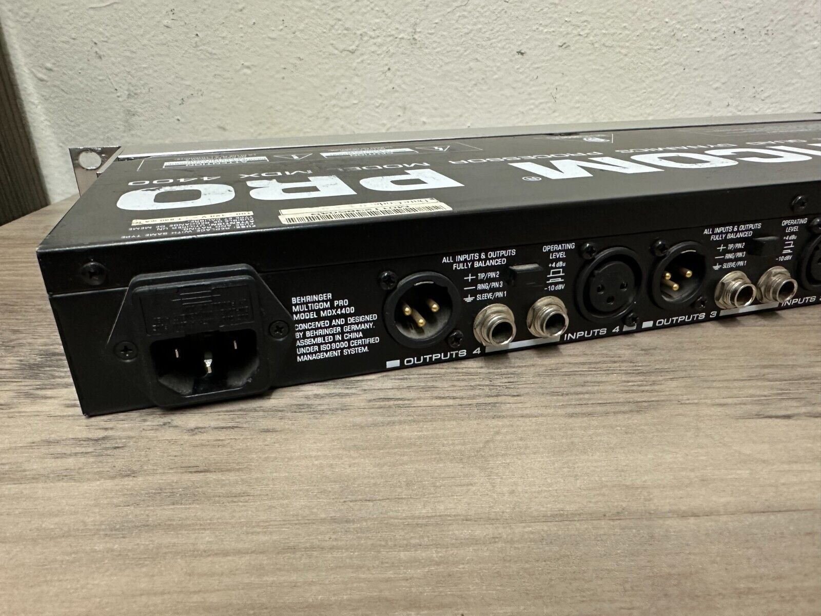 Behringer MDX 4400 Multicom Pro Audio Interactive Quad Dynamics Processor