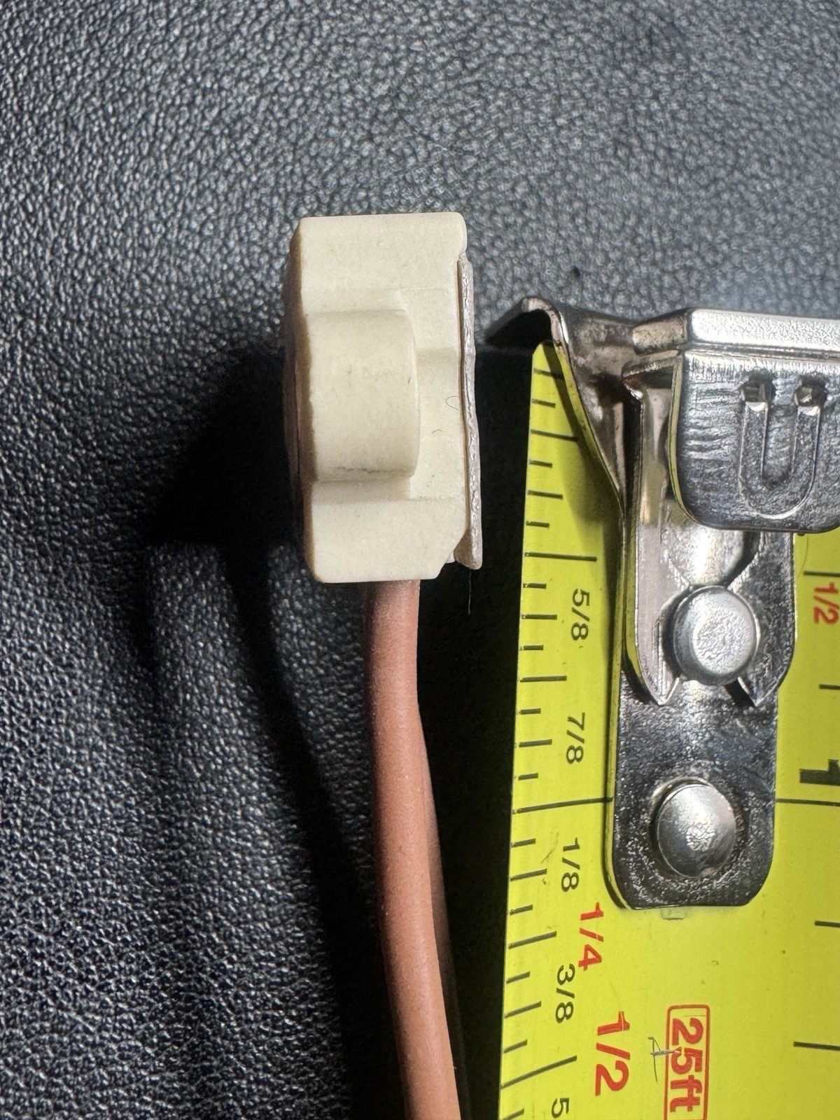 990 Ceramic Halogen Lamp Socket G4