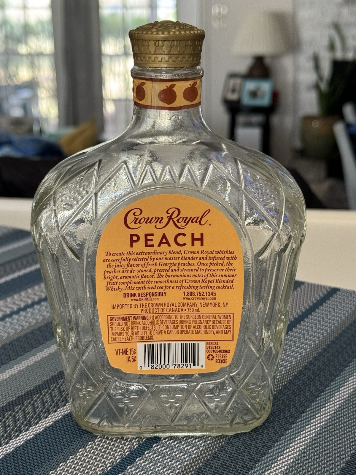 Crown Royal Canadian PEACH Whisky Empty 750ml Bottle With Cap & Box
