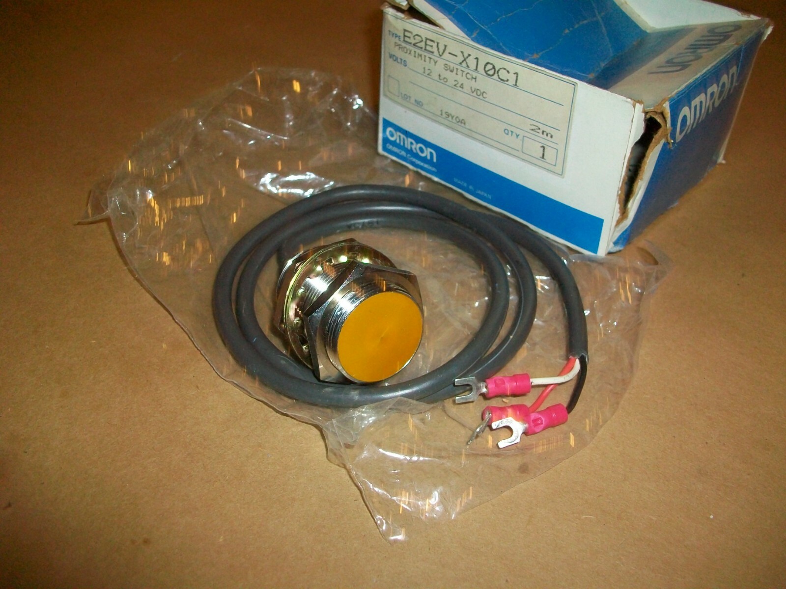 OMRON E2EV-X10C1 PROXIMITY SWITCH 12 TO 24VDC NEW IN BOX