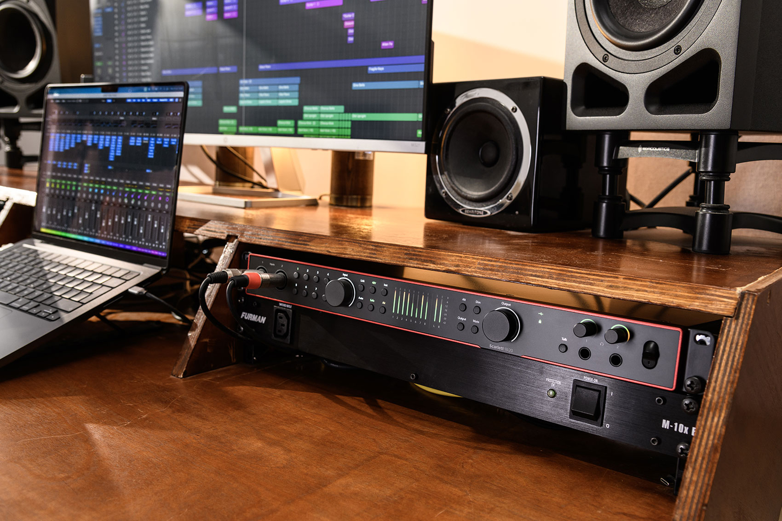 Focusrite SCARLETT 18I20 4G 4th Gen Audio Recording Interface+(2) Studio Mics