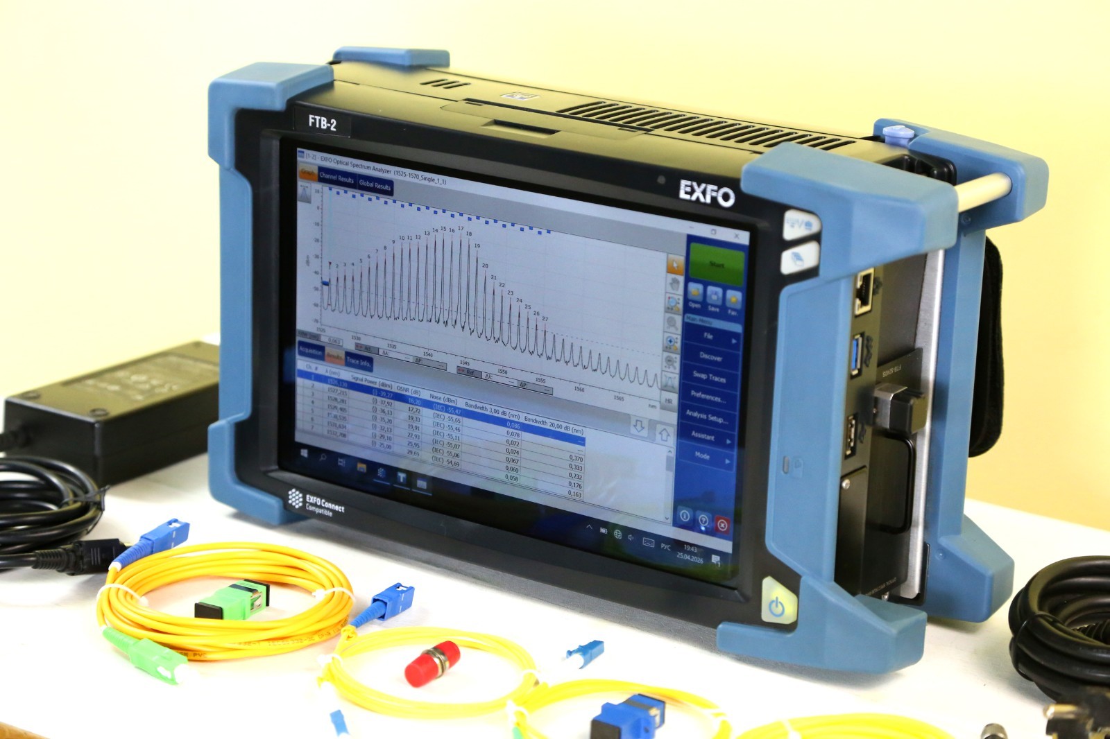 EXFO FTB-2, FTB-5240S-P-EI, OPTICAL SPECTRUM ANALYZER