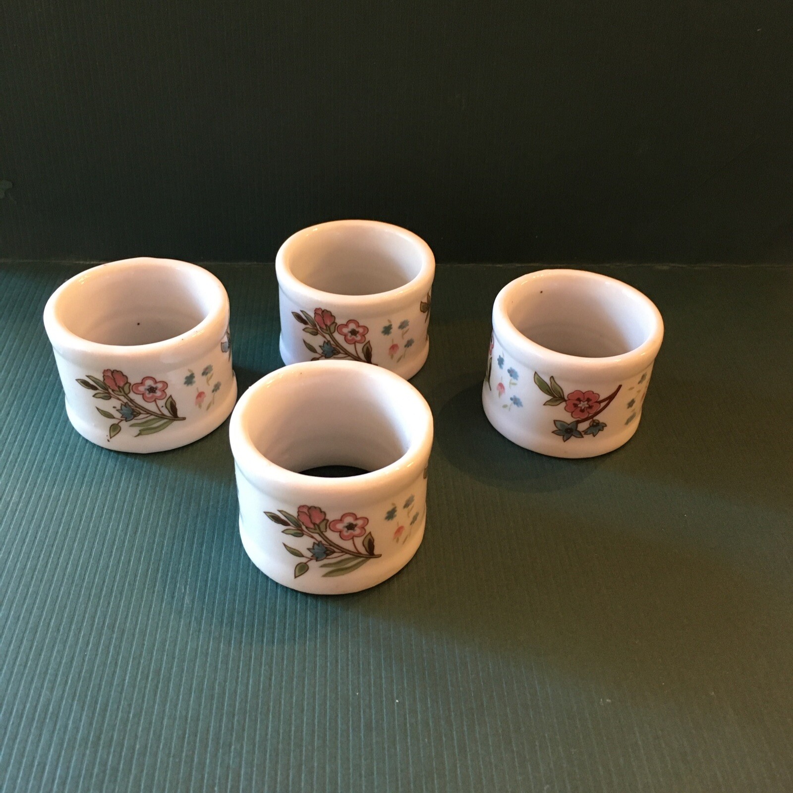 Napkin Ring China Pink Rose Flower Floral  White Set of 4 Rings Porcelain