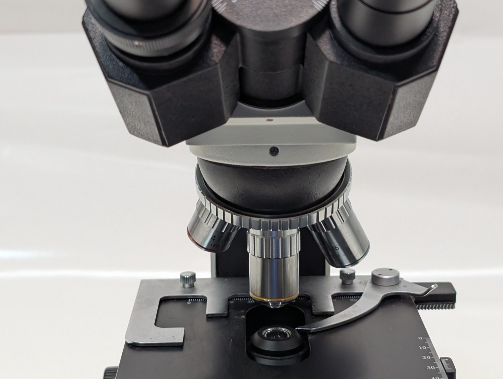 Seiler Instrument SeilerScope Binocular Mechanical Stage Lab Microscope, 110VAC
