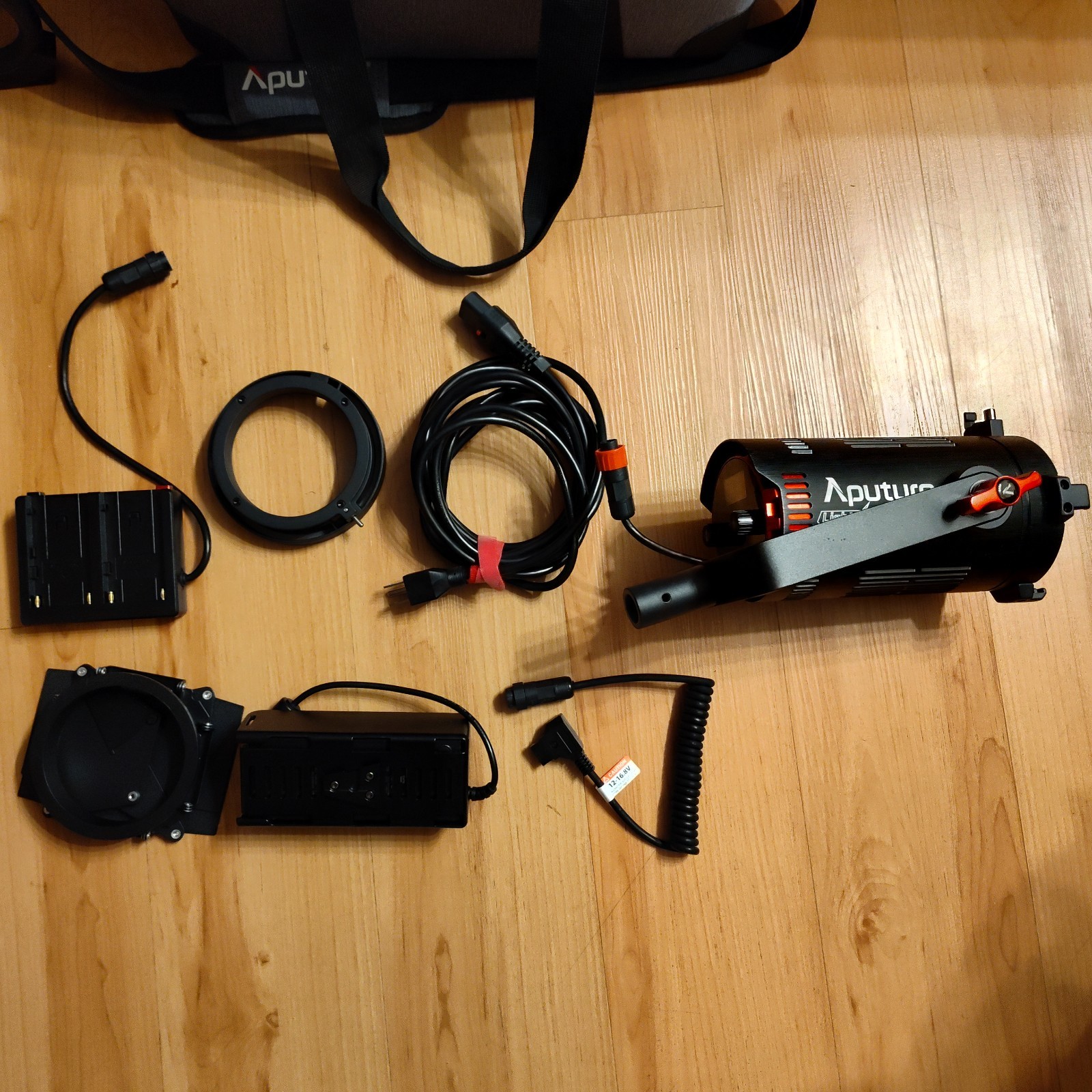 Aputure Light Storm LS 60X Bi-Color Focusing LED Light