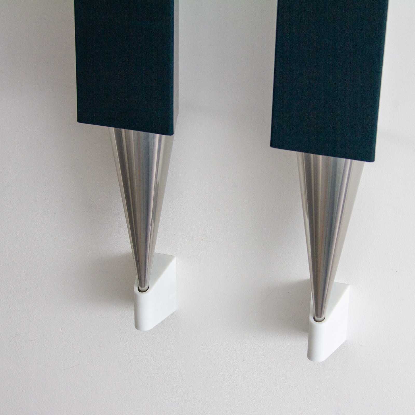 Bang and Olufsen Beolab 8000 (pair) wall mounts