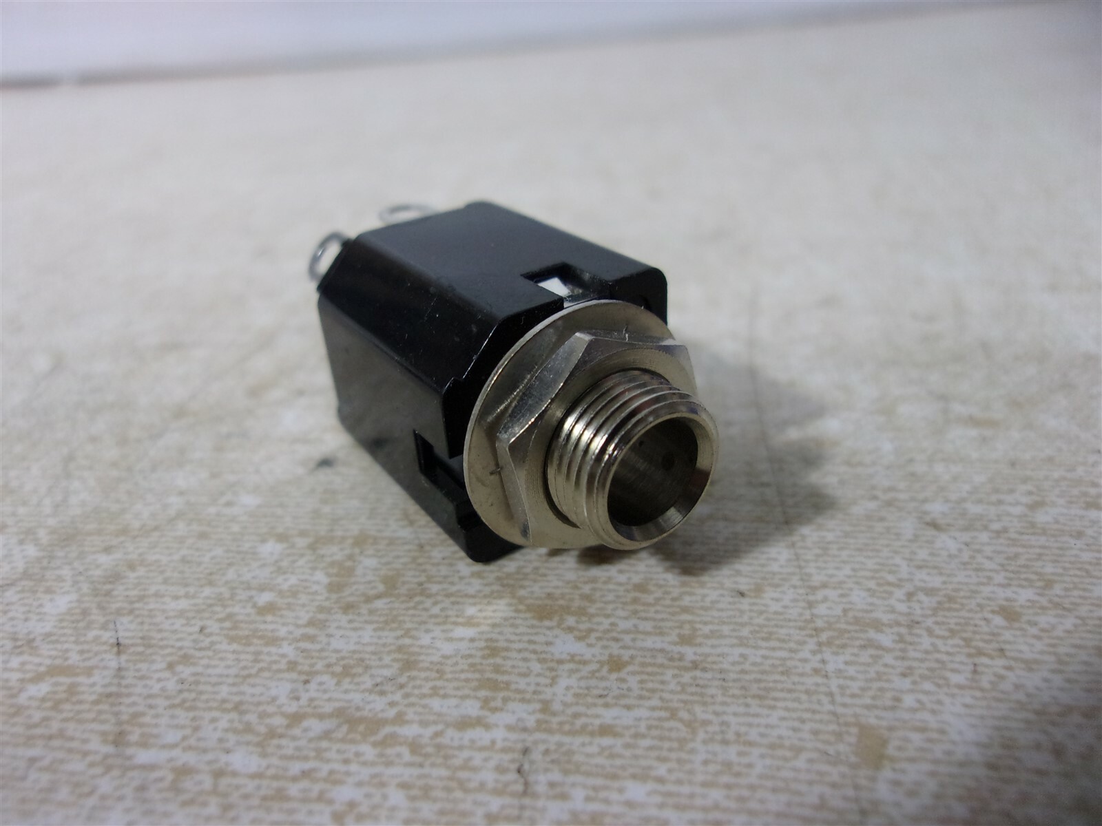 NEW  Switchcraft 112A 1/4" Jack Connector   *FREE SHIPPING*