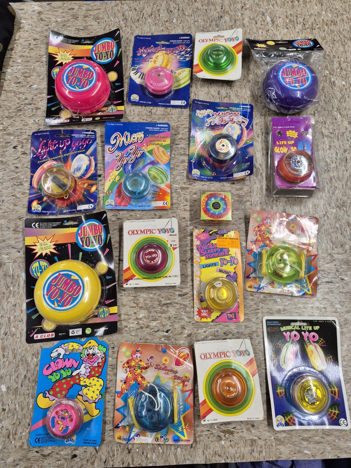 Large Lot of Vintage to Modern Yoyos Yo-Yo Toys NOS Unopened YOYO 90s Y2K Rare?