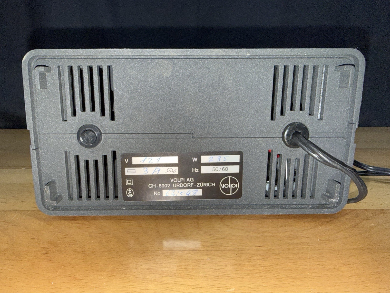 Volpi Intralux 6000 Fiber Optic Light Source 120V – Powers On – Clean