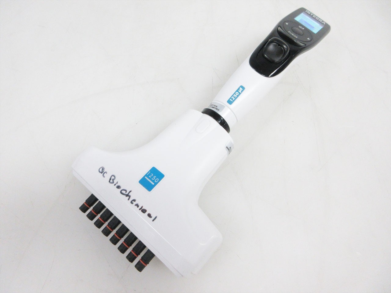 INTEGRA 4724 8 CHANNEL 1250 uL VOYAGER MULTI PIPETTE ELECTRONIC ADJUST WIDTH V