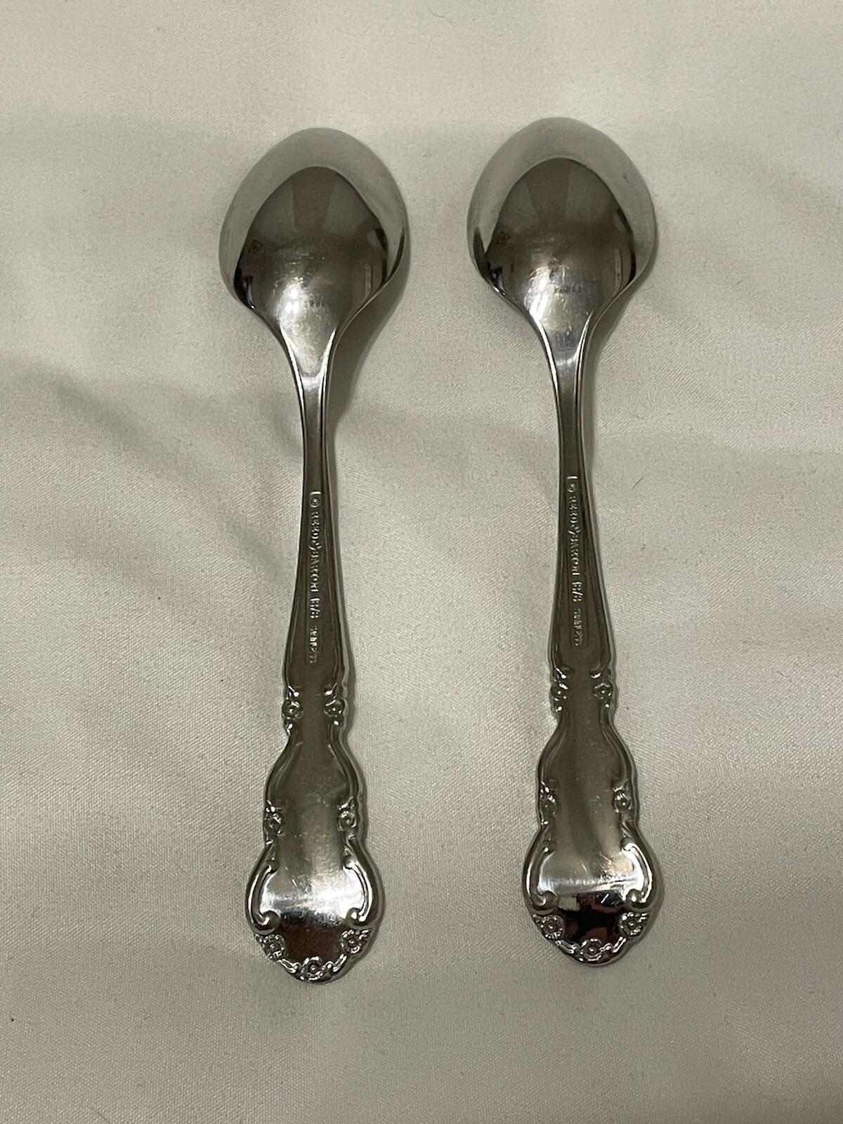 2 Reed & Barton DICKENSON 18/8 Stainless Teaspoons 6 1/8"