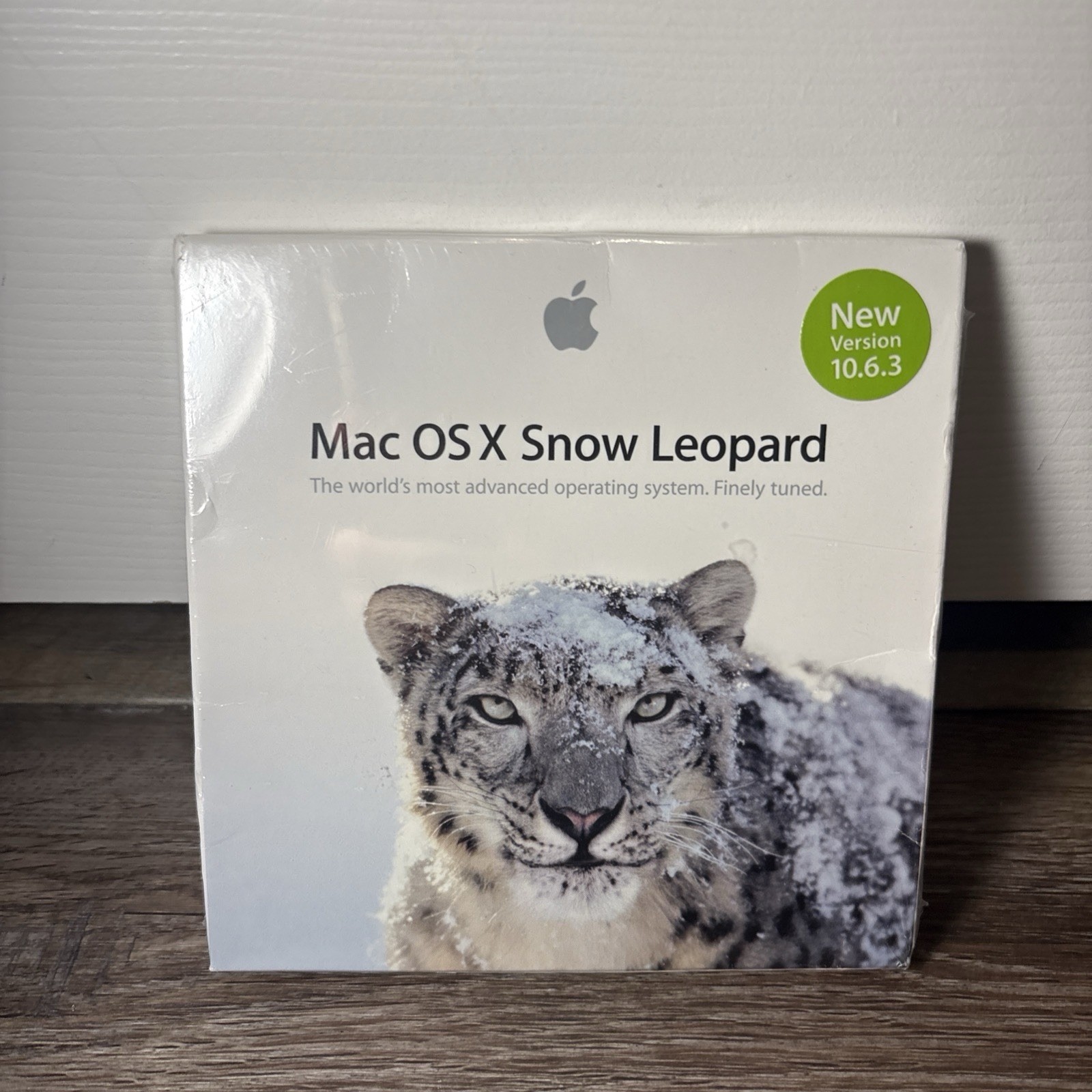 New Factory Plastic Sealed Apple Mac OS X Snow Leopard 10.6.3 Retail MC573Z/A