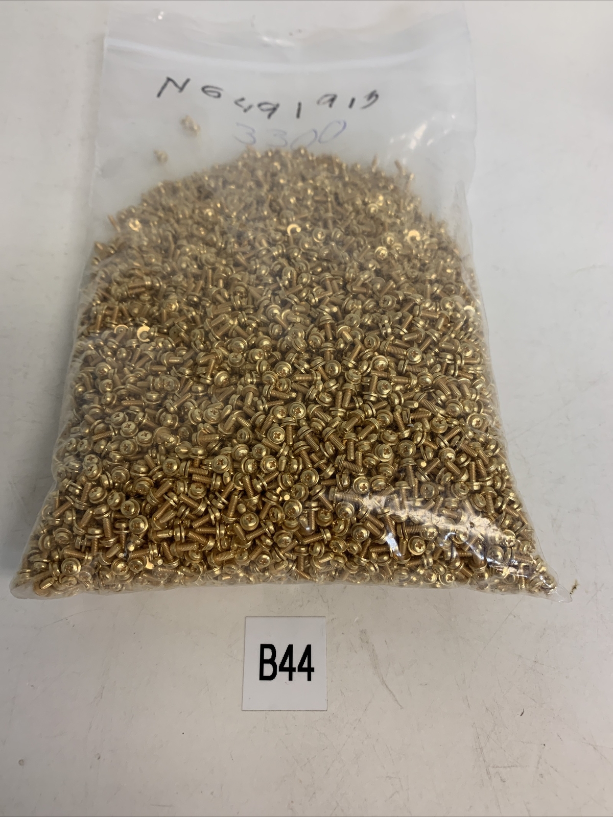 Large Lot Screws  (Part #N6491913 Perkin Elmer)  Fast Shipping!