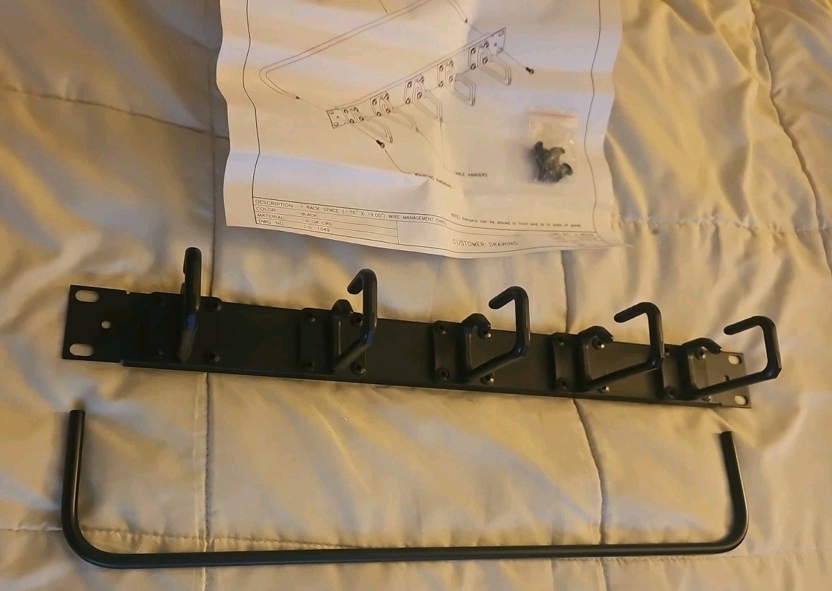 Rack Mount Cable Management Panel with 5 Rings 19"