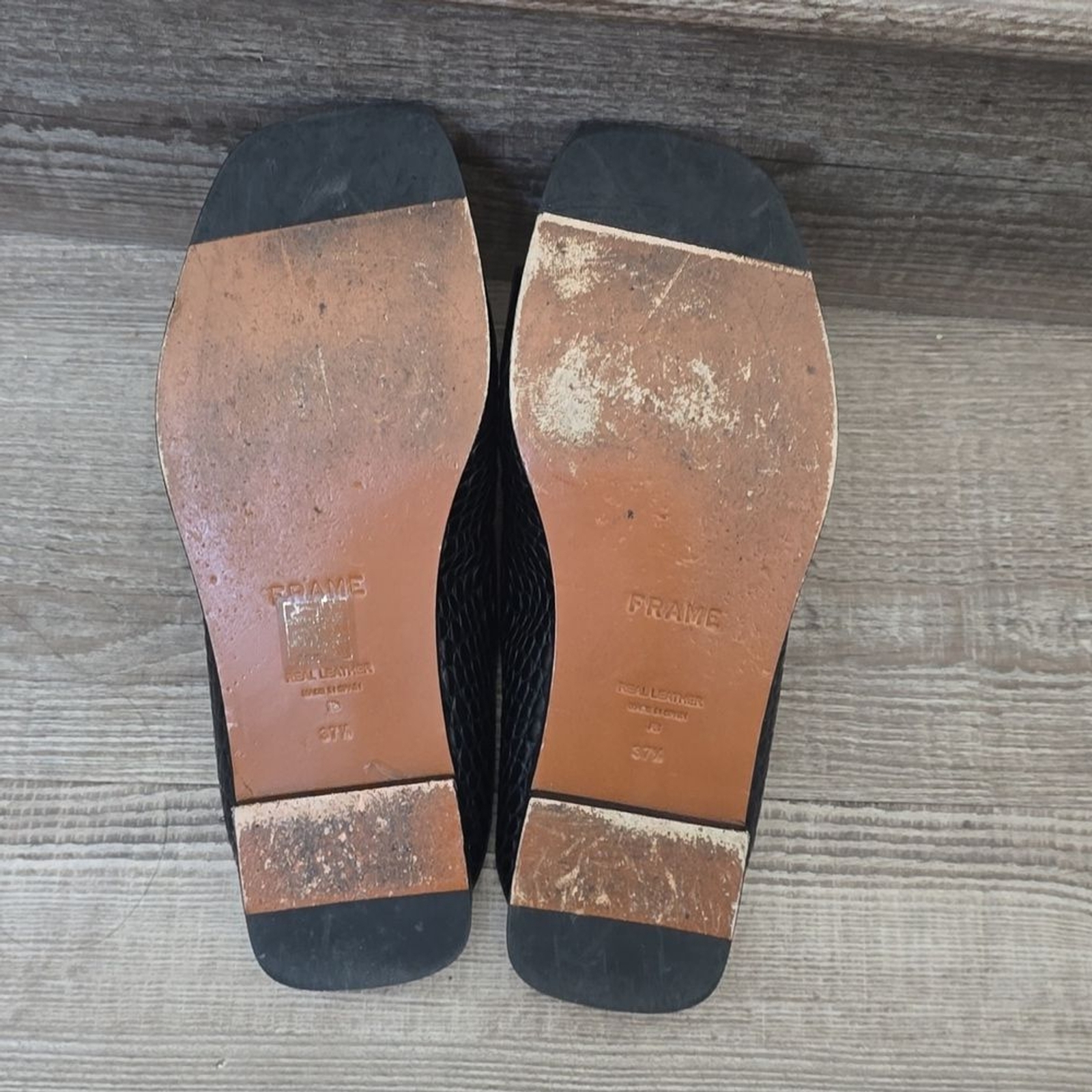 FRAME Le Hewitt croc-embossed leather slides size 37 1/2