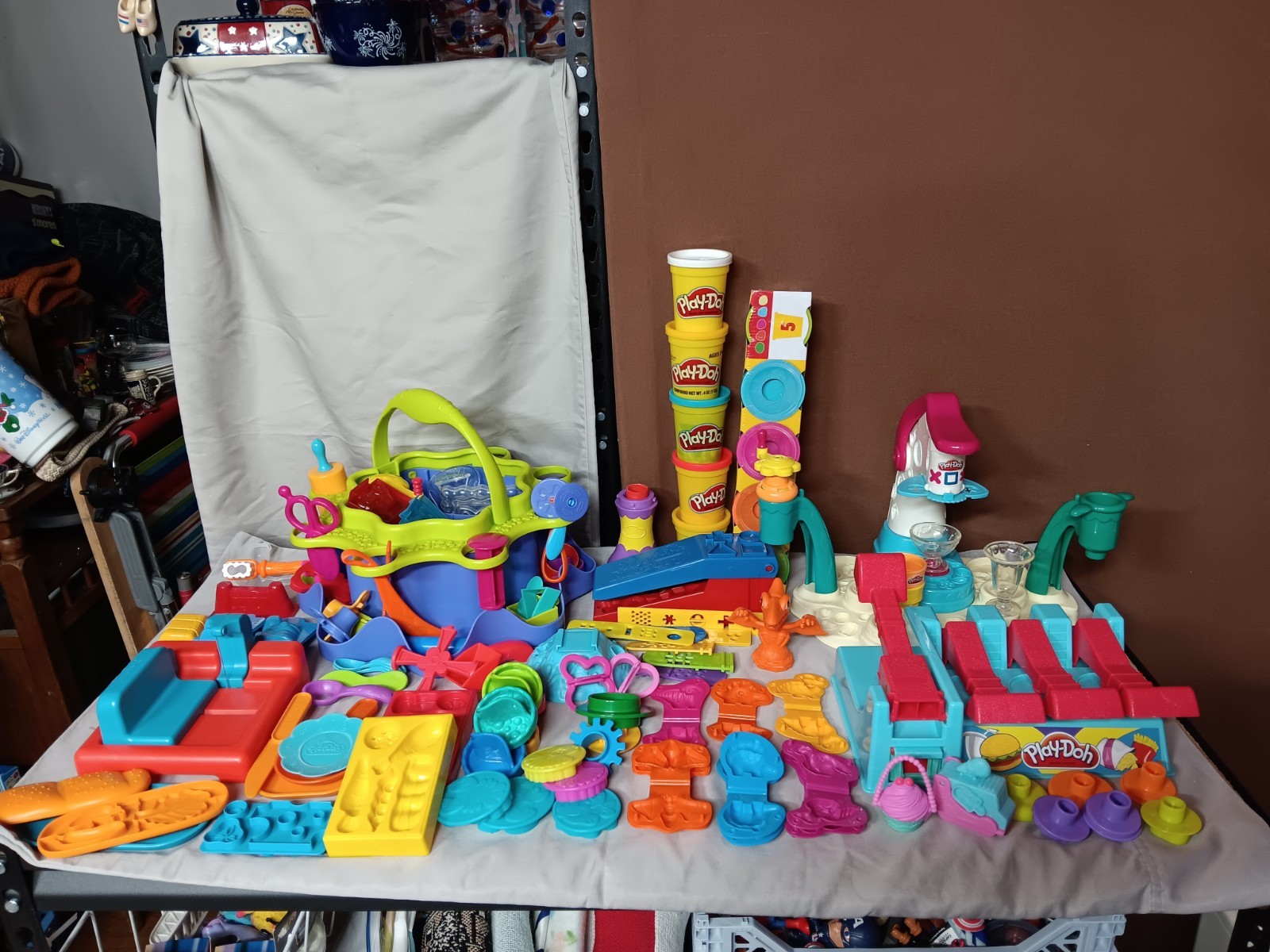 Play Doh Over 100 Pcs Lot Caddy, Play Sets, Molds, Play-Doh New And Used