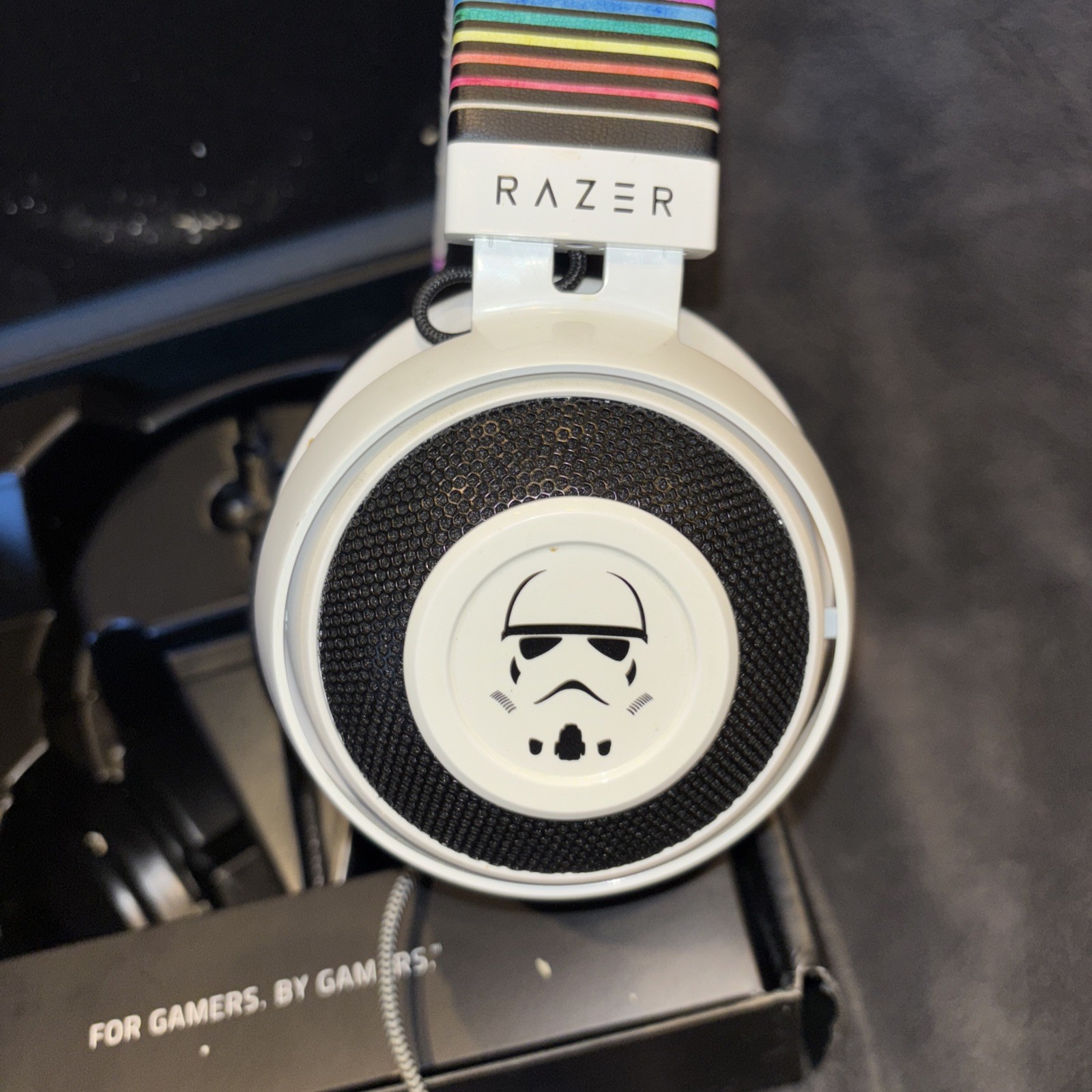 Razer Kraken Multi-Platform Wired Gaming Headset Star Wars Stormtrooper Edition