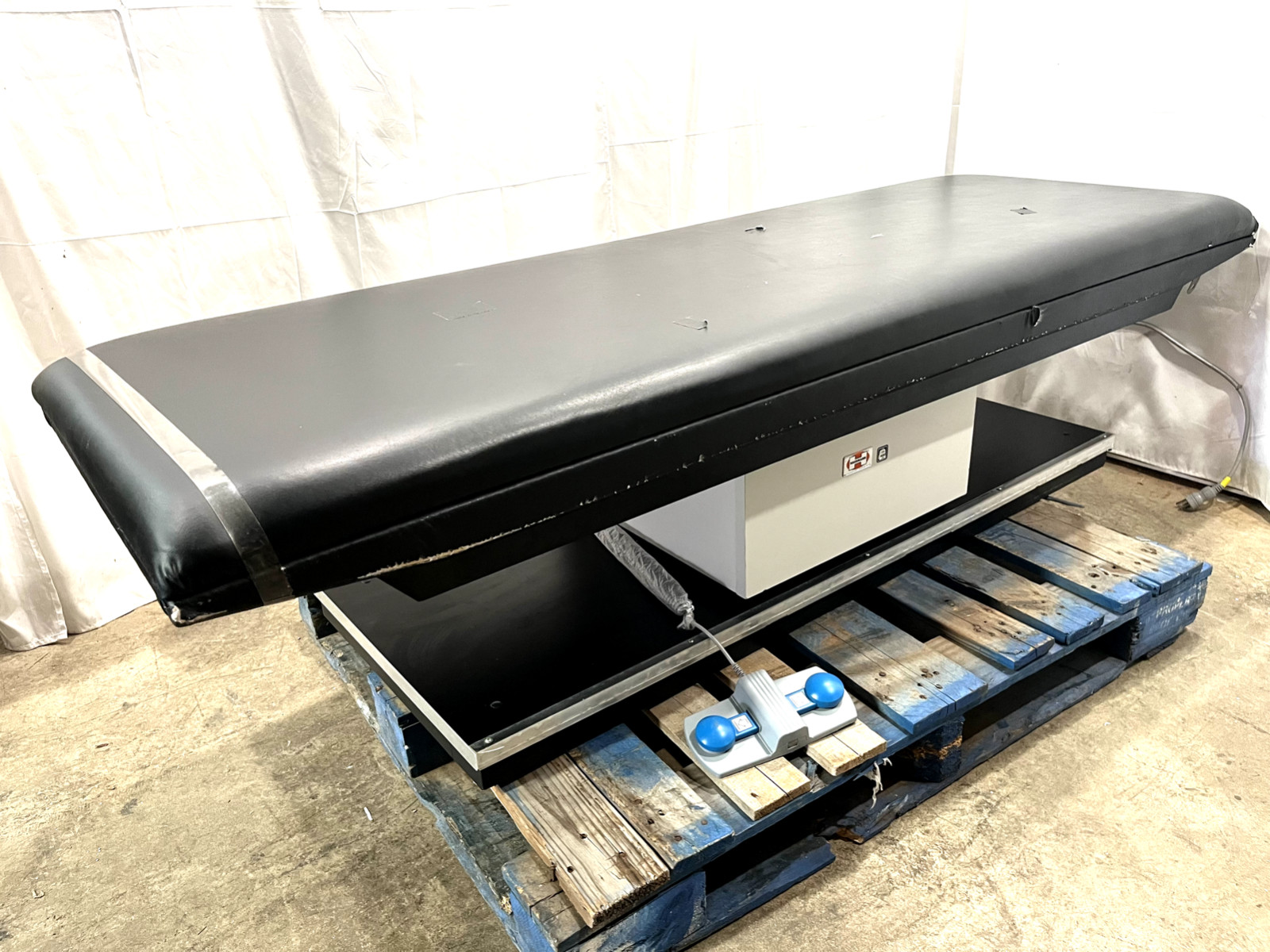 Hausmann Treatment Table Model 4750 With Foot Control S7909