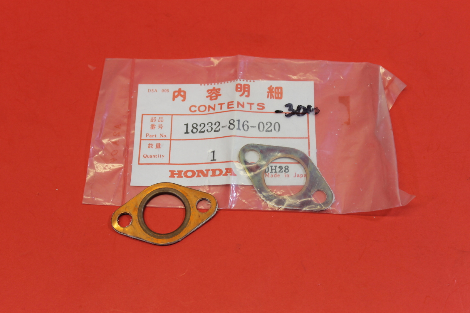 NOS OEM HONDA G28K 0 FS2 0 EXHAUST GASKET / 18232-816-306 QTY 2
