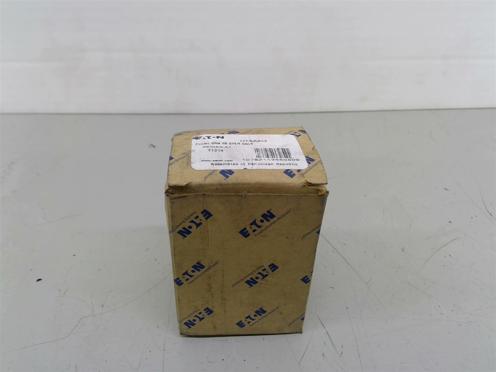 Eaton HT8AAG Green Pushbutton
