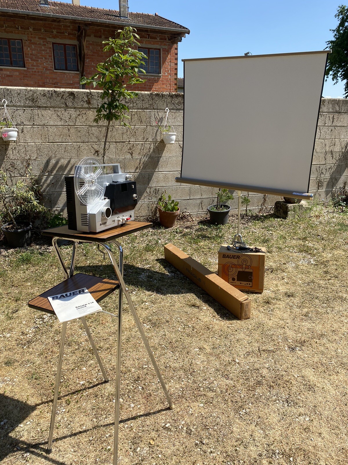 Bauer T16 Sound Projector Box And Manual Projection Screen + Vintage Table