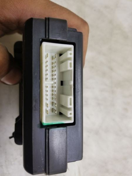 98-00 LEXUS GS300 MULTIPLEX NETWORK BODY CONTROL MODULE ECM ASSEMBLY