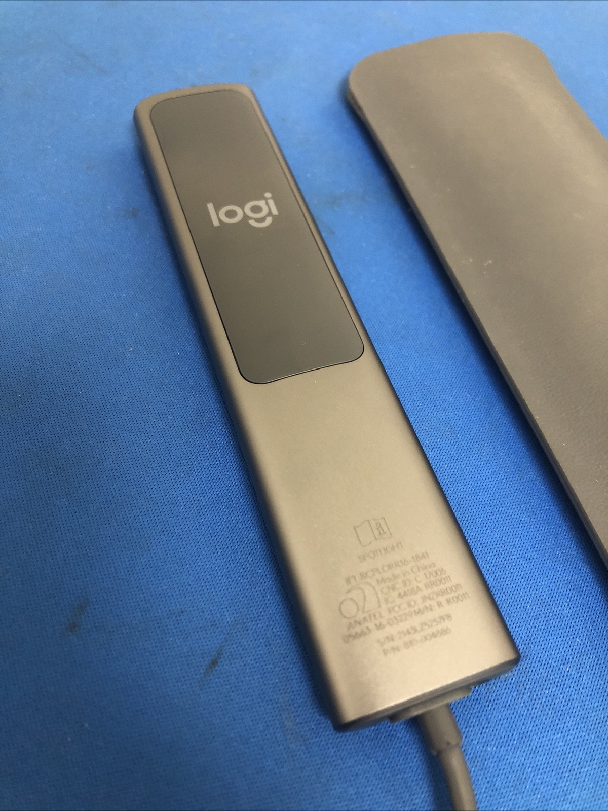 LOGITECH **C17006** 2143LZ5257F8 SPOTLIGHT PRESENTATION REMOTE - No Dongle