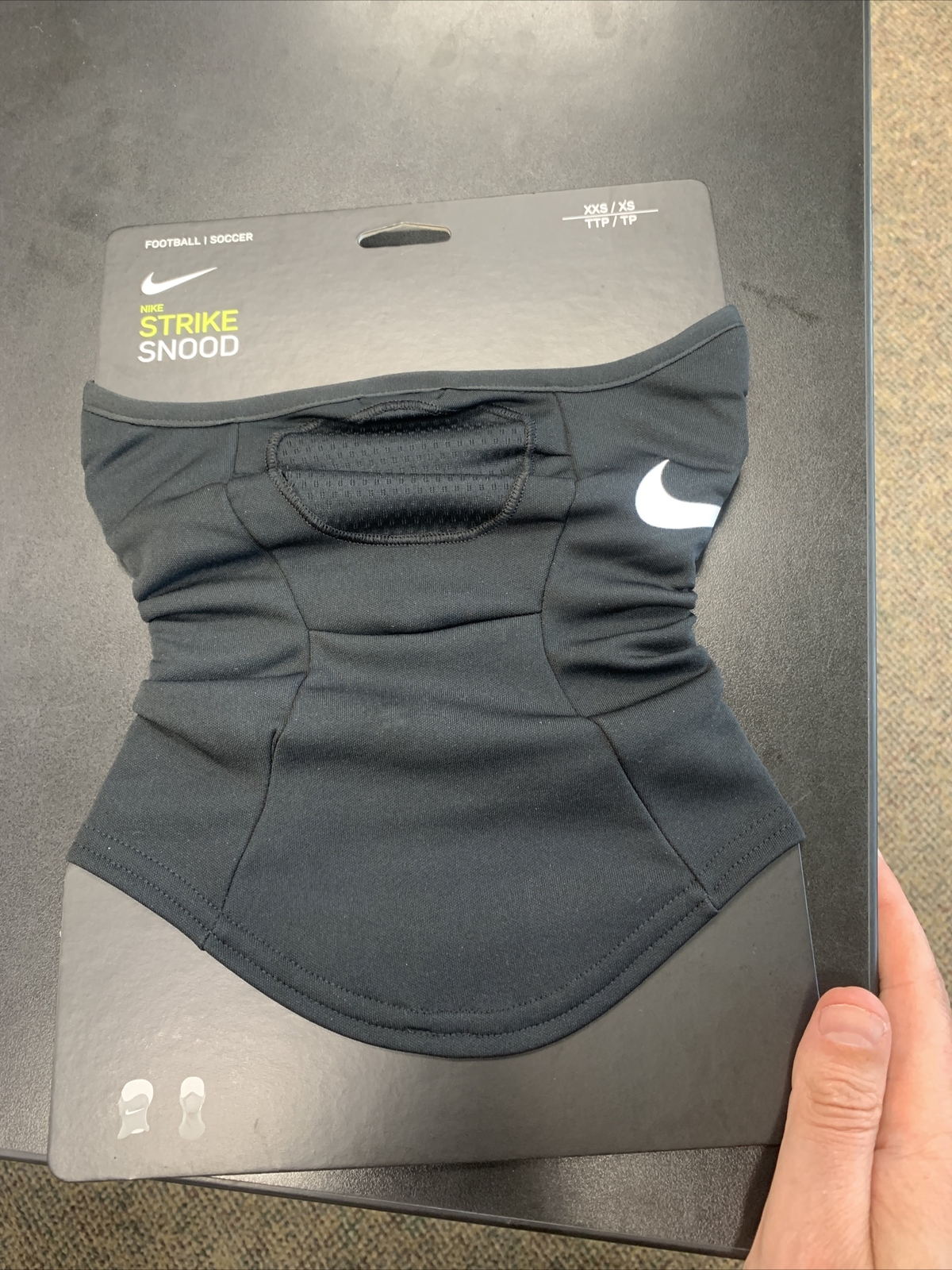 nike football/soccer strike hood size XXS/XS (BQ5832 013)