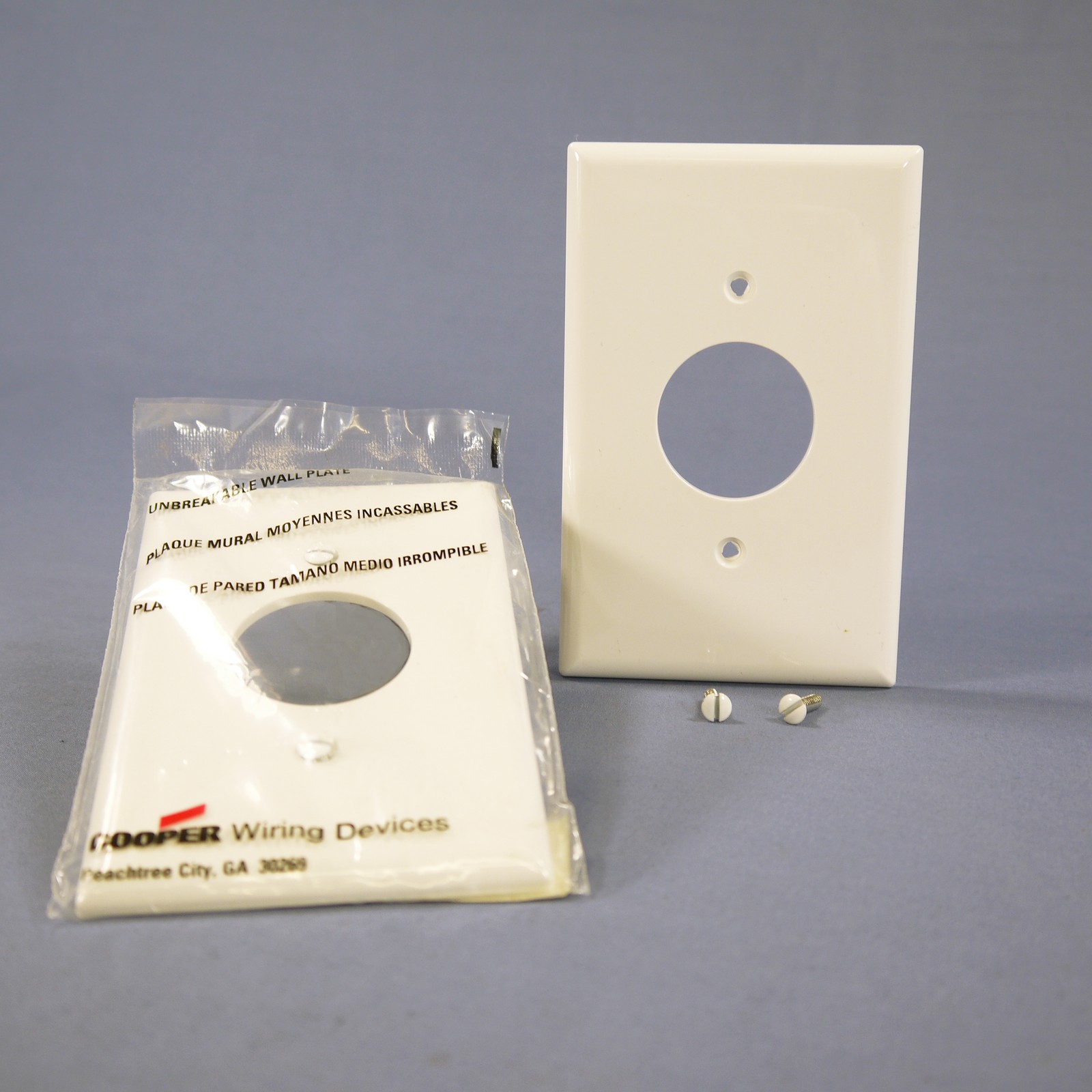 Cooper PJ7W White 1-Gang 1.406" Mid-Size Receptacle Nylon Wallplates Covers 2pcs