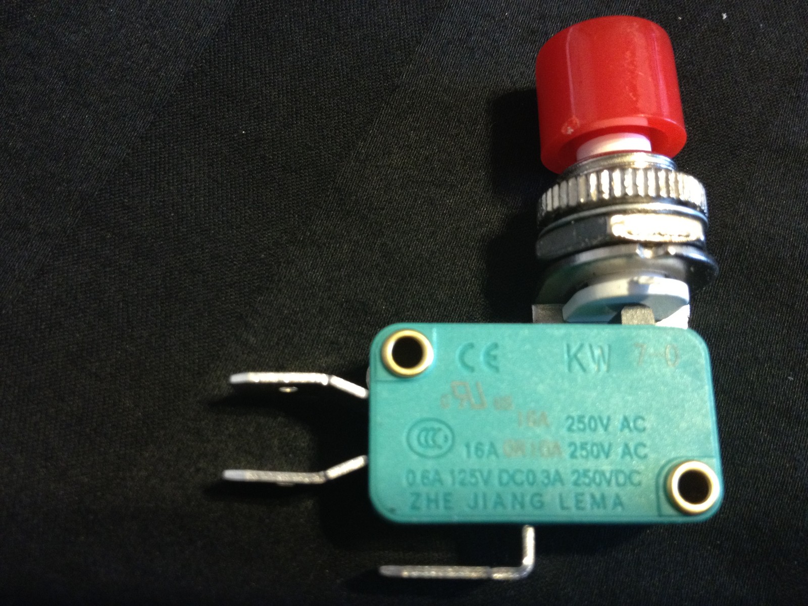 1 Piece Micro Switch ON/OFF 3P w/ Lever Big Red Cap KWD 8