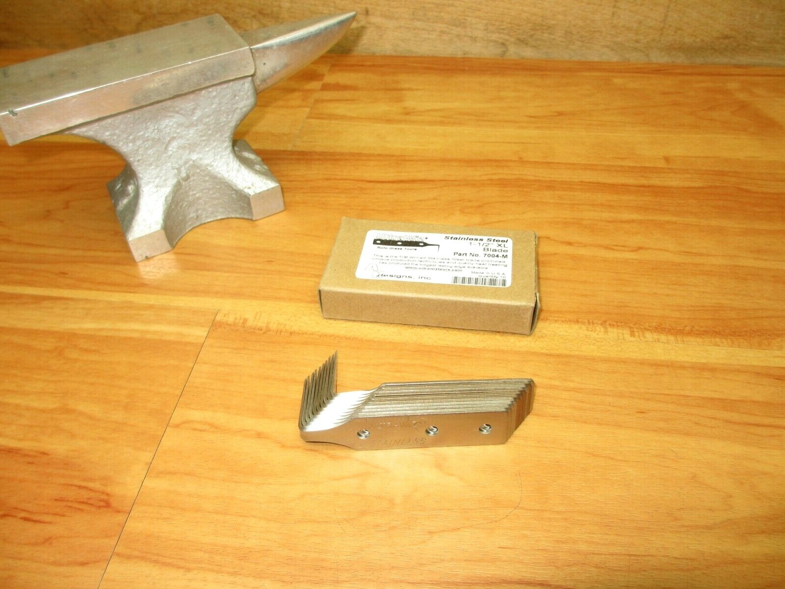 UltraWiz 7004-M (Box of 10) *NEW* Auto Glass Cut Out 1-1/2" XL Blades Stainless