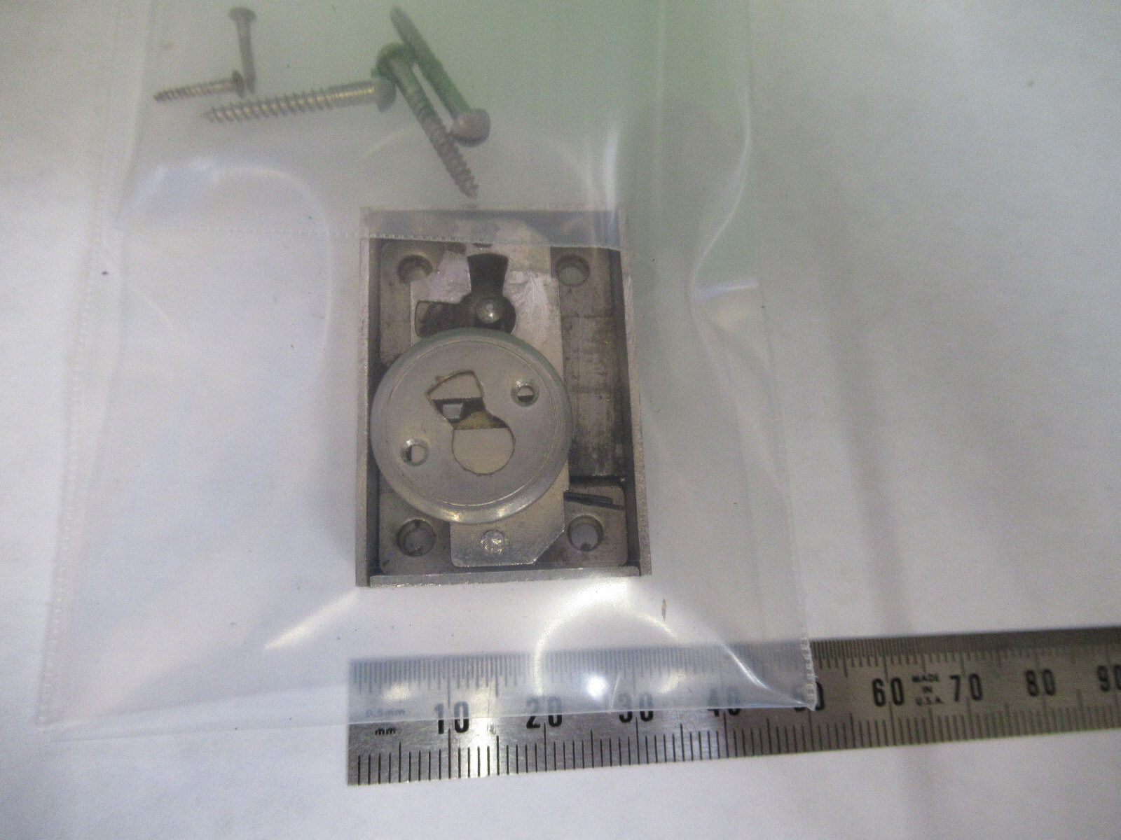 ZEISS GERMANY LOCK WITHOUT KEY for cabinet MICROSCOPE PART AS PICTURED X9-B-06