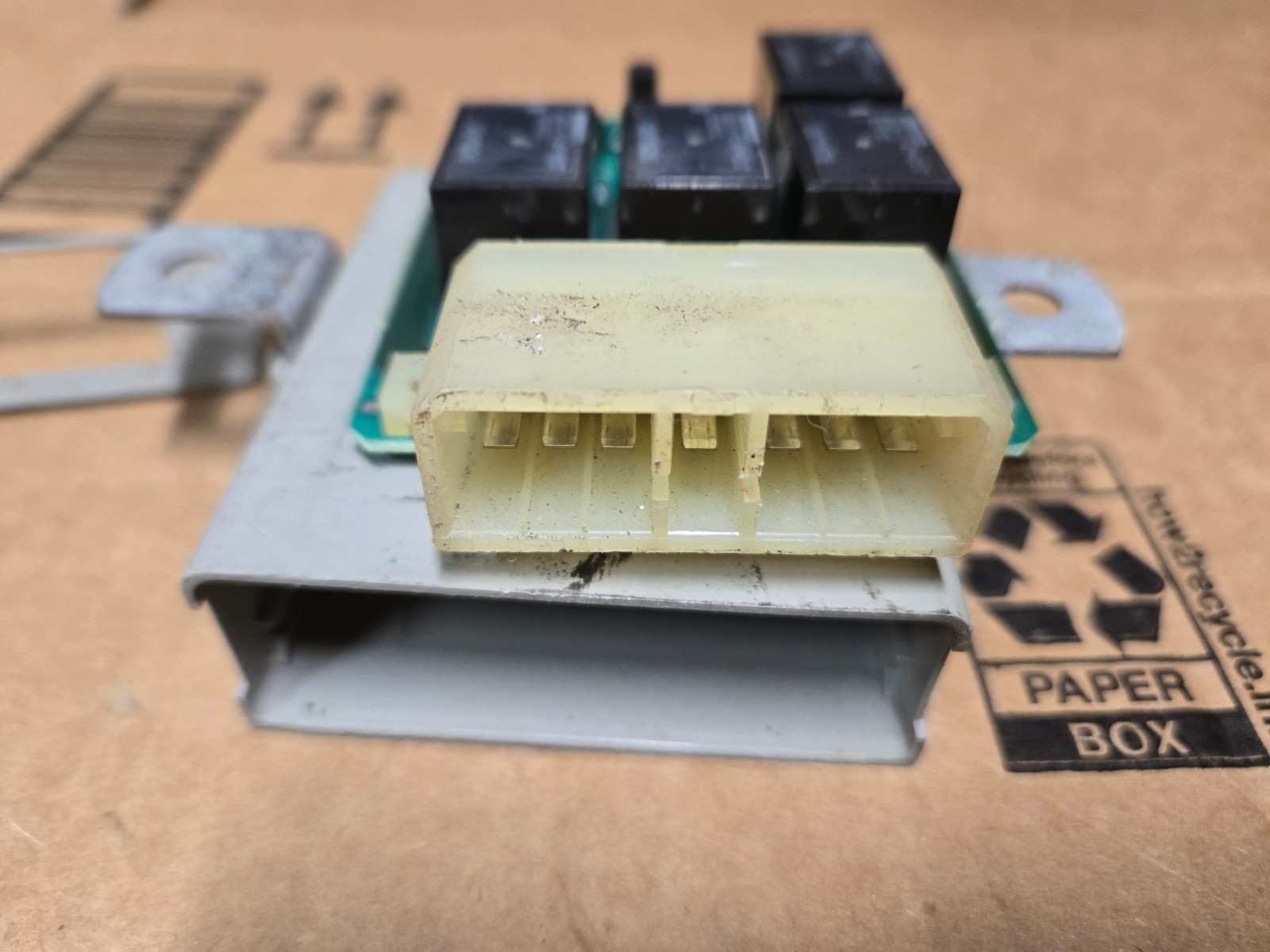 84-89 Toyota 4Runner Rear Tailgate Window Control Module OEM 85930-89101