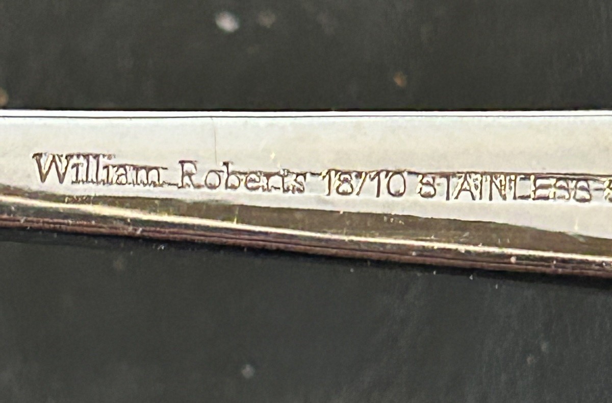 William Roberts 18/10 Williamsburg Shell Pierced Serving Spoon &Serving Fork