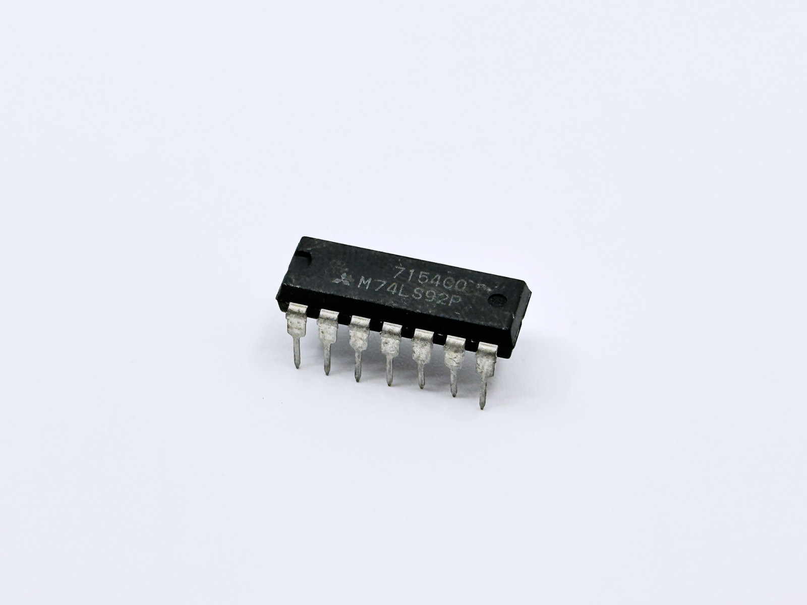 5PCS M74LS92P Mitsubishi Divide-by-12 Ripple Counter IC DIP-14