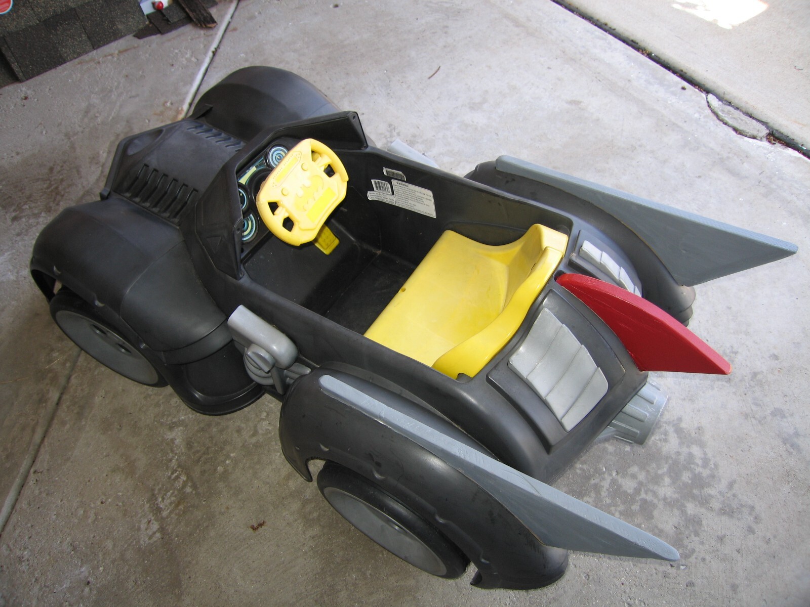 Kingsbury ? Batman custom-built movie theme 6V ride-on kids car Runs great; cool