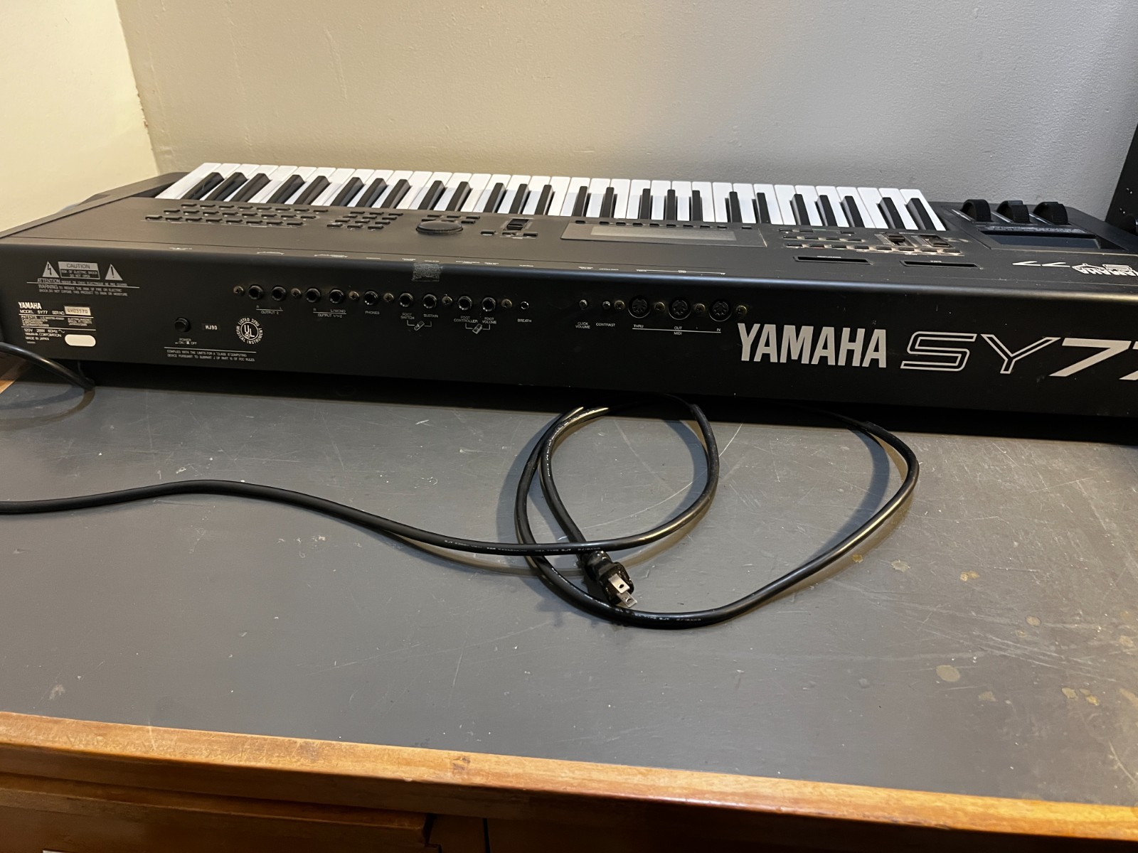Yamaha SY77 Keyboard Synthesizer TESTED