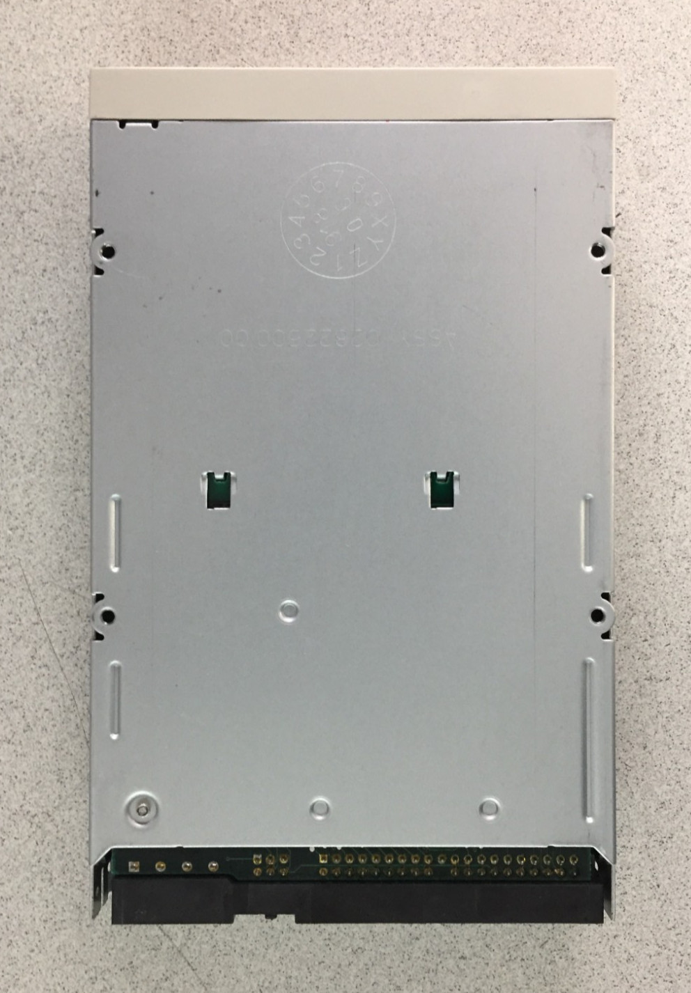 Iomega IDE Internal 3.5" Zip Drive Z100ATAPI ZIP Beige