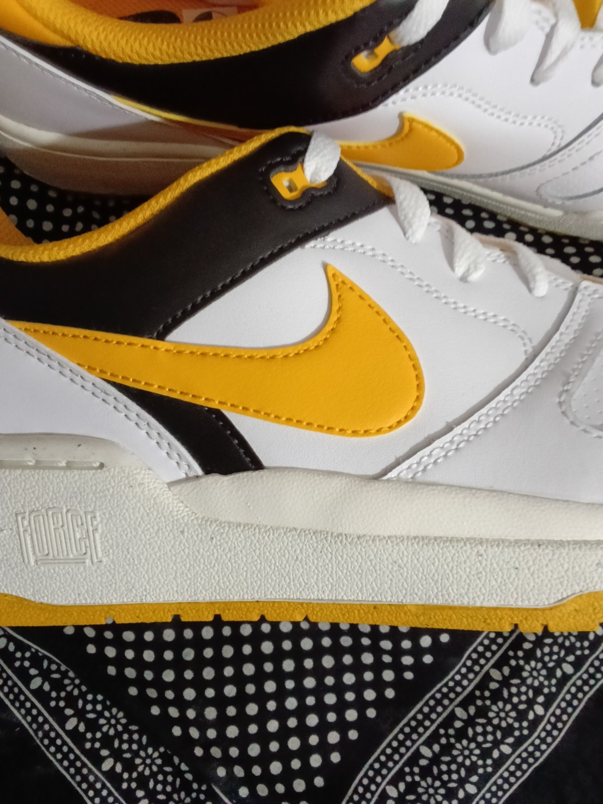 Nike Full Force Low White University Gold Size 12