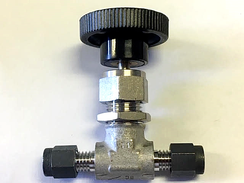 1/8" Tube OD 316ss Needle Valve (6000 Psi) Circle Seal 92TI-2CC