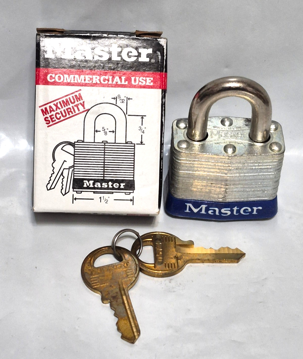 Master Lock No. 3 Commercial Laminated Padlock 2 Keys - New in box !!