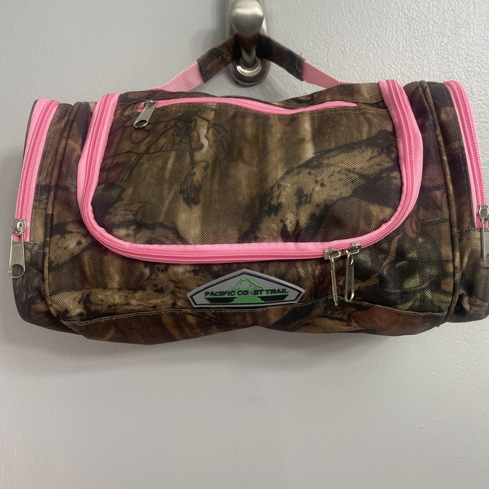 Pacific Coast Trail Hanging Travel Bag--The ultimate personal travel bag-NWOT
