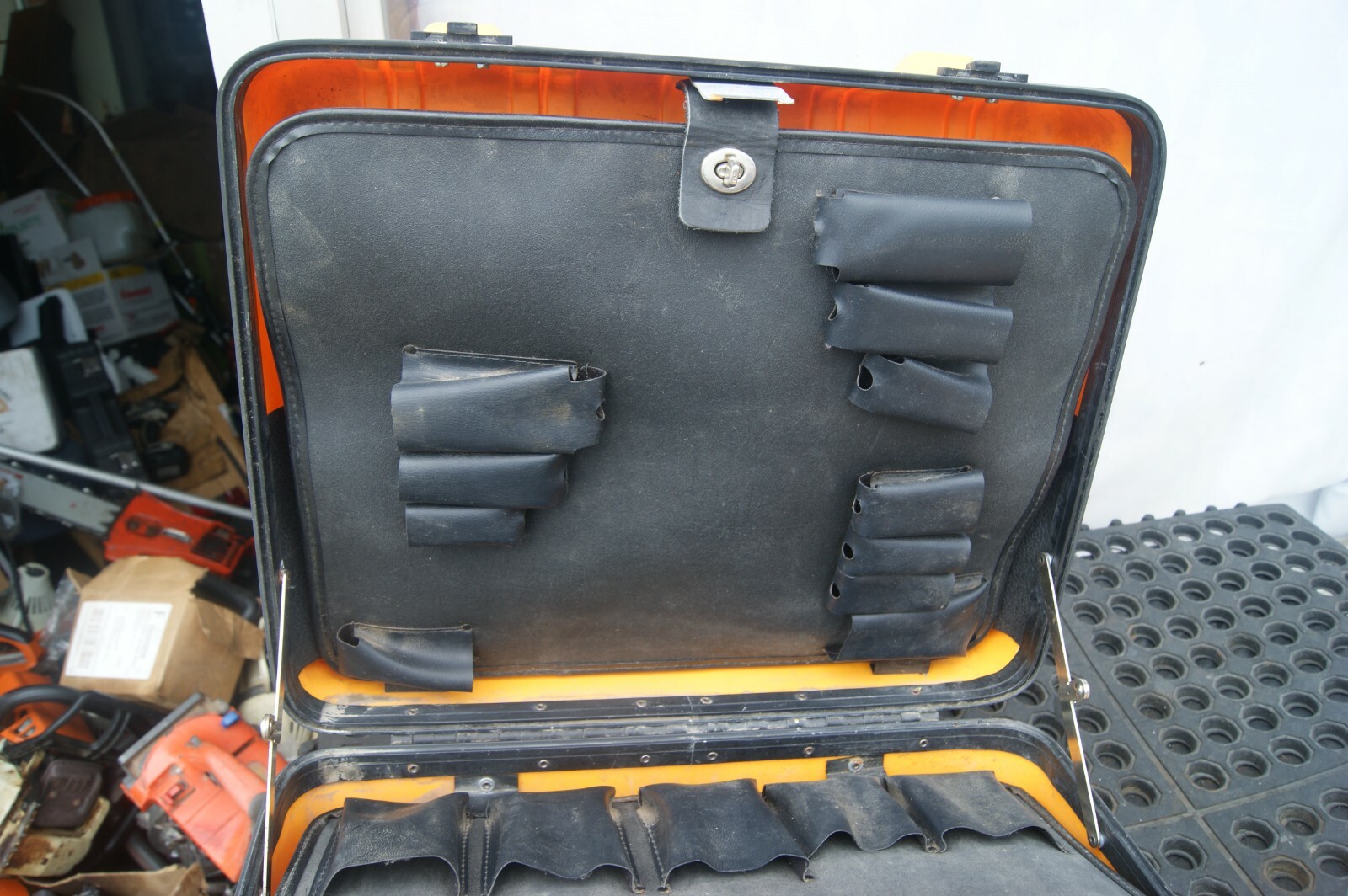 KLEIN TOOLS FOR ELECTRICIAN WITH HARD YELLOW CASE